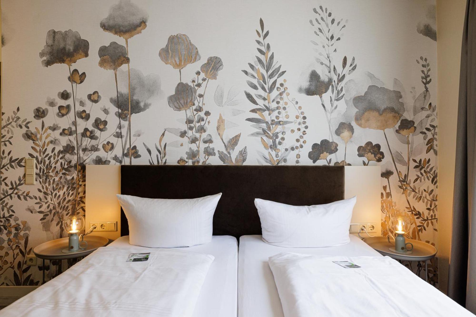 Flair Hotel Zum Storchen Bad Windsheim Extérieur photo